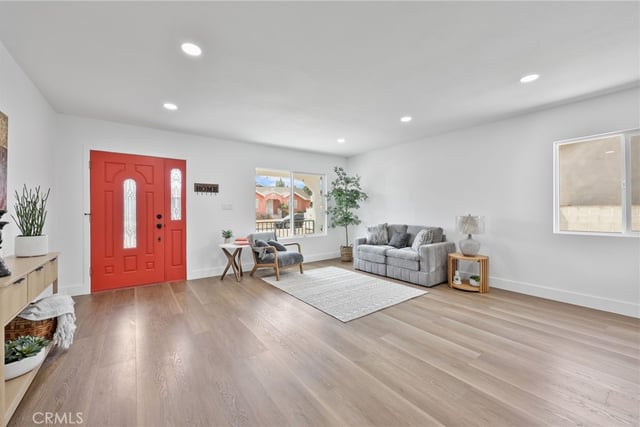 637 E 121st Place, Los Angeles, CA 90059 — photo 7 of 35