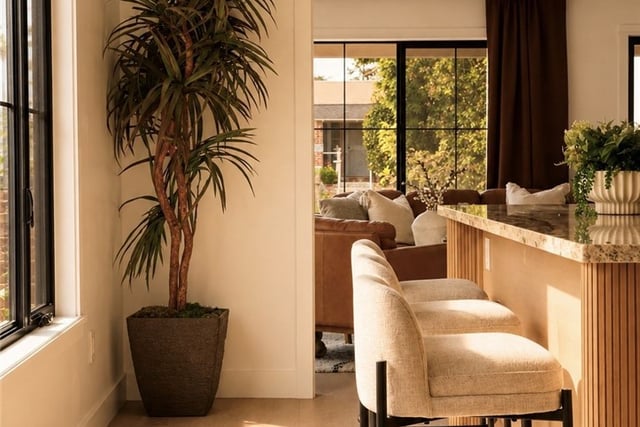 584 N Plymouth, Los Angeles, CA 90004 — photo 16 of 38