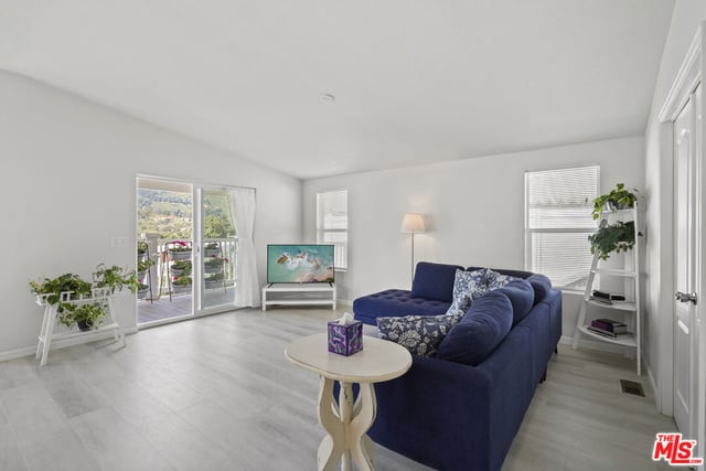 30473 Mulholland Hwy 174, Agoura Hills, CA 91301 — photo 10 of 36