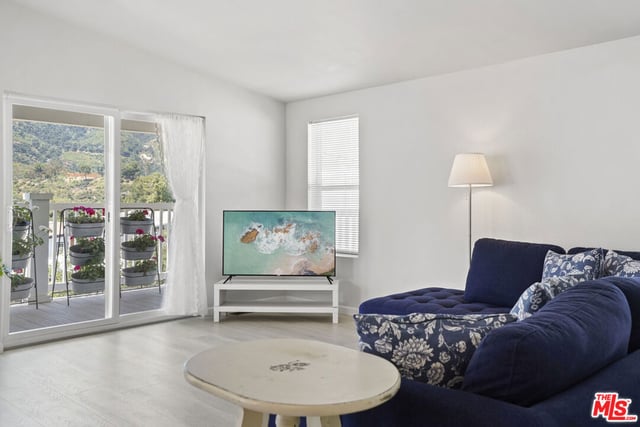 30473 Mulholland Hwy 174, Agoura Hills, CA 91301 — photo 5 of 36