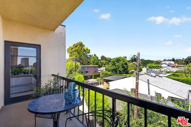 612 S Barrington Avenue 417, Los Angeles, CA 90049 — photo 17 of 57