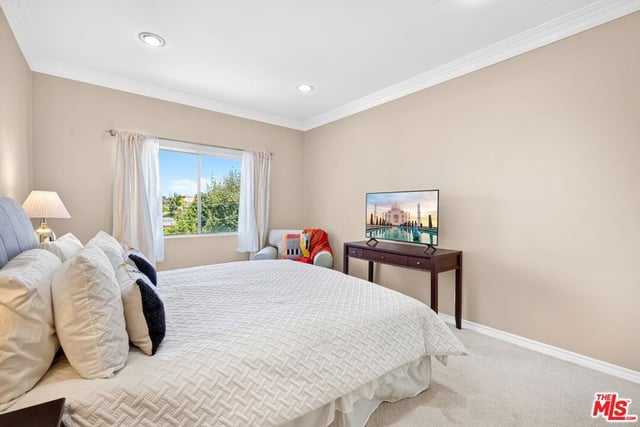 612 S Barrington Avenue 417, Los Angeles, CA 90049 — photo 28 of 57