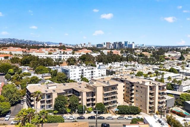 612 S Barrington Avenue 417, Los Angeles, CA 90049 — photo 45 of 57
