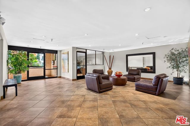 612 S Barrington Avenue 417, Los Angeles, CA 90049 — photo 50 of 57