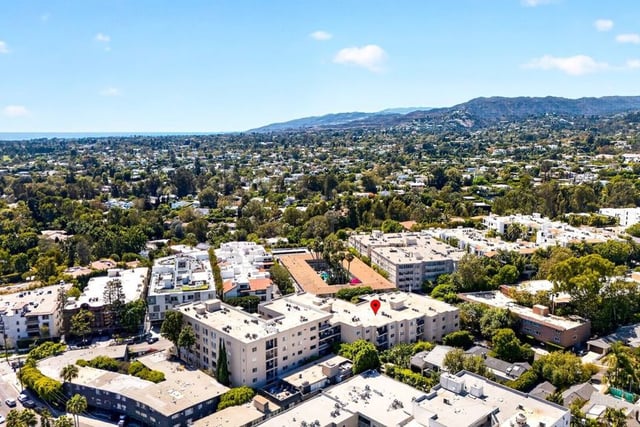 612 S Barrington Avenue 417, Los Angeles, CA 90049 — photo 54 of 57