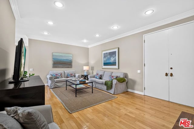 612 S Barrington Avenue 417, Los Angeles, CA 90049 — photo 6 of 57
