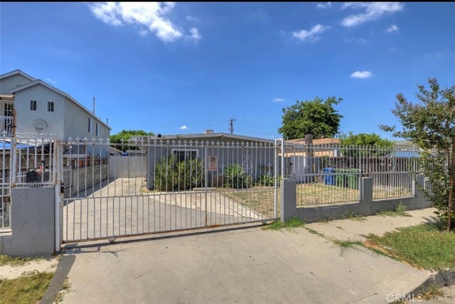 10347 Kalmia Street, Los Angeles, CA 90002 — photo 2 of 31