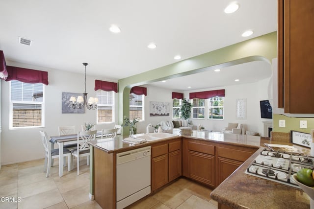 408 Village Commons Boulevard, Camarillo, CA 93012 — photo 3 of 17