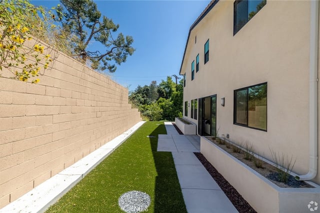 1029 N STALEY LANE, Los Angeles, CA 90042 — photo 12 of 22
