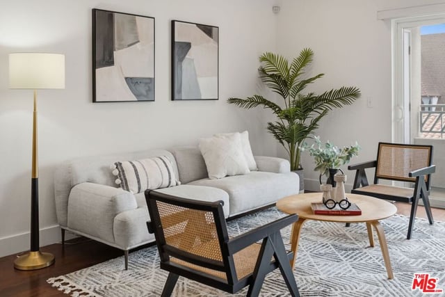 906 S Serrano Avenue 401, Los Angeles, CA 90006 — photo 11 of 41