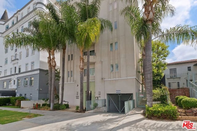 906 S Serrano Avenue 401, Los Angeles, CA 90006 — photo 32 of 41