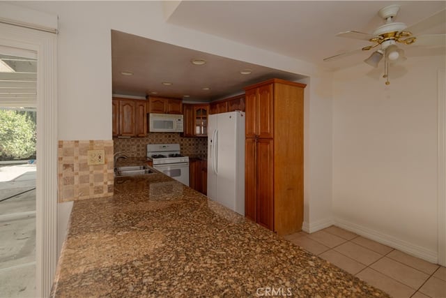 18129 Delano, Reseda, CA 91335 — photo 8 of 25