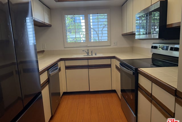 5000 S Centinela Avenue 214, Los Angeles, CA 90066 — photo 13 of 14