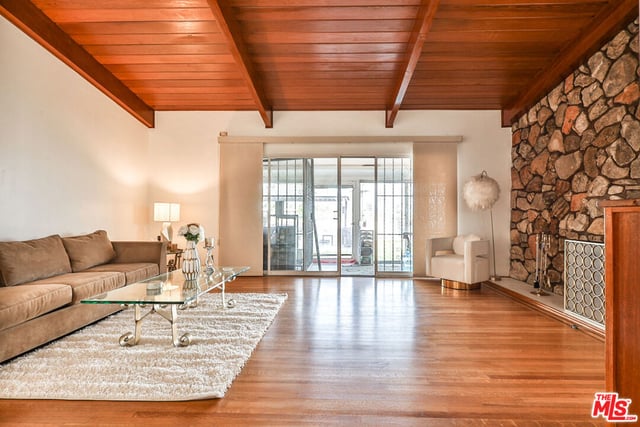5720 S Chariton Avenue, Los Angeles, CA 90056 — photo 12 of 59