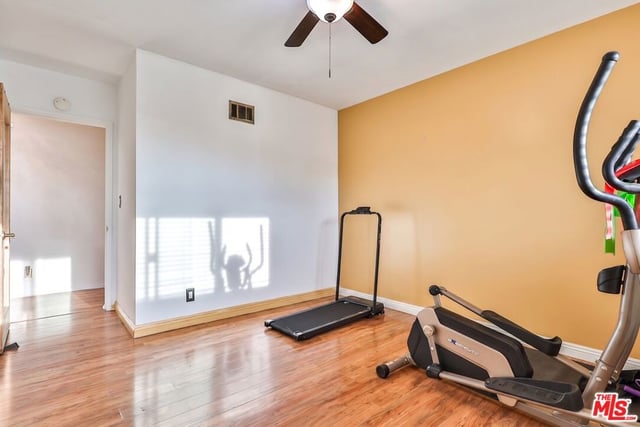 5720 S Chariton Avenue, Los Angeles, CA 90056 — photo 28 of 59