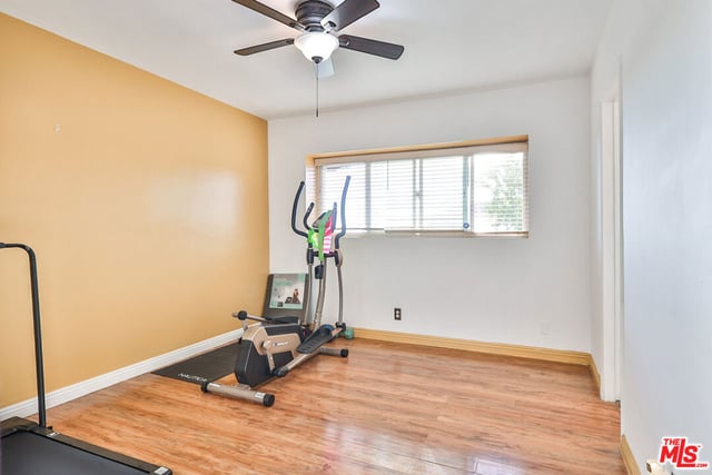 5720 S Chariton Avenue, Los Angeles, CA 90056 — photo 29 of 59