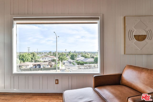 5720 S Chariton Avenue, Los Angeles, CA 90056 — photo 3 of 59