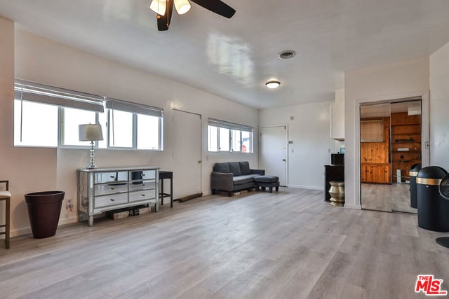 5720 S Chariton Avenue, Los Angeles, CA 90056 — photo 38 of 59