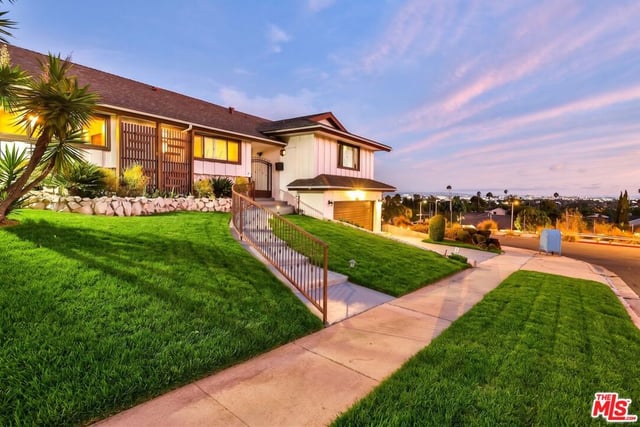 5720 S Chariton Avenue, Los Angeles, CA 90056 — photo 47 of 59