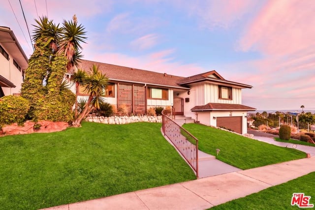 5720 S Chariton Avenue, Los Angeles, CA 90056 — photo 48 of 59