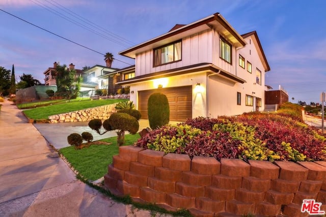 5720 S Chariton Avenue, Los Angeles, CA 90056 — photo 49 of 59