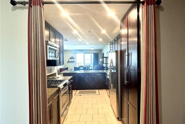 300 E 4th Street 422, Long Beach, CA 90802 — photo 8 of 14