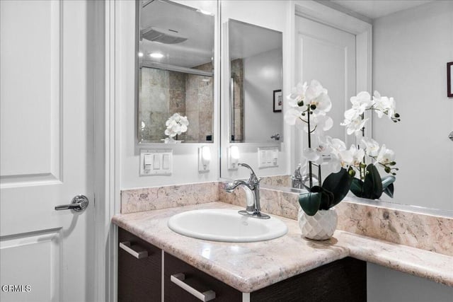 1353 N Fuller Avenue 204, Los Angeles, CA 90046 — photo 17 of 28