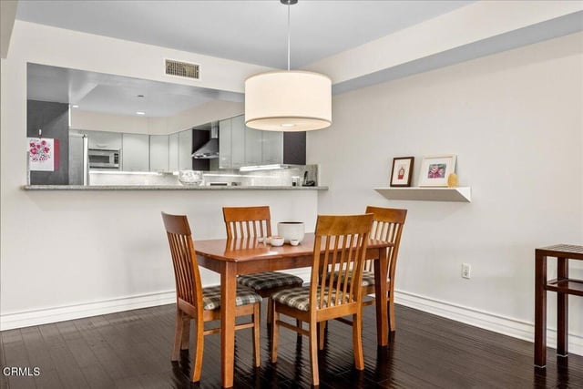 1353 N Fuller Avenue 204, Los Angeles, CA 90046 — photo 5 of 28