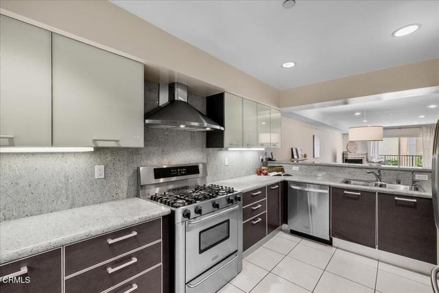 1353 N Fuller Avenue 204, Los Angeles, CA 90046 — photo 8 of 28