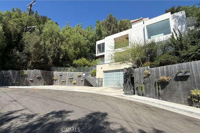 3901 Avenida Del Sol, Studio City, CA 91604 — photo 5 of 39