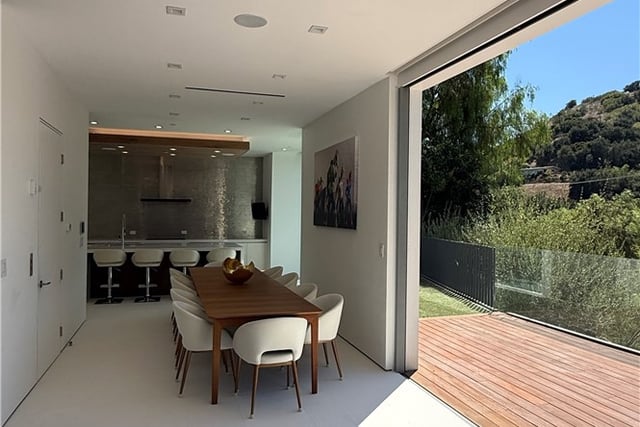 3901 Avenida Del Sol, Studio City, CA 91604 — photo 7 of 39