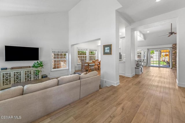 2690 Deerwood Avenue, Simi Valley, CA 93065 — photo 3 of 30
