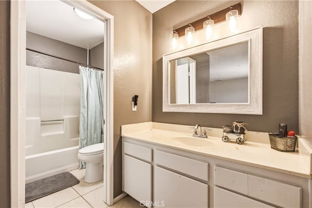 17307 Longmeadow Avenue, Palmdale, CA 93591 — photo 17 of 49