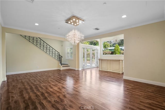 1025 E San Jose Ave, Burbank, CA 91501 — photo 4 of 9