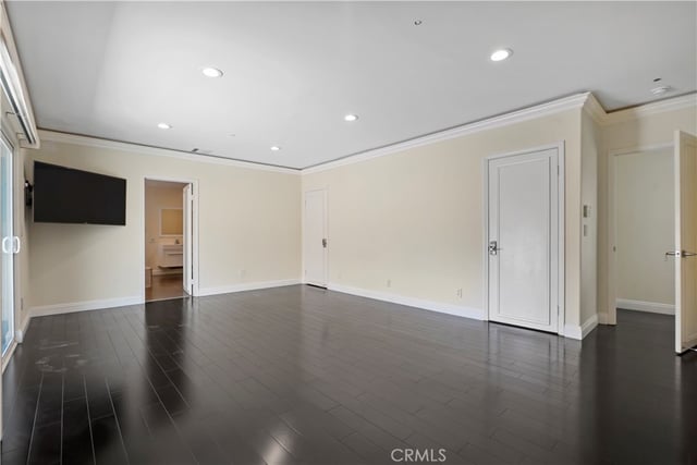 1025 E San Jose Ave, Burbank, CA 91501 — photo 7 of 9