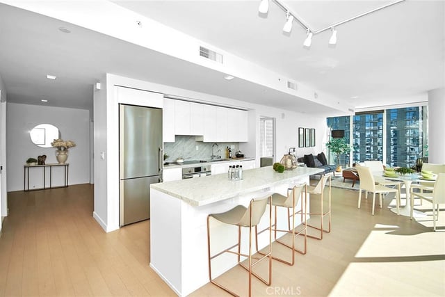 1050 S Grand 2001, Los Angeles, CA 90015 — photo 4 of 19