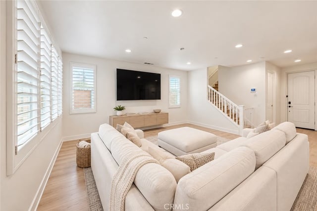 23201 W Canterbury, West Hills, CA 91307 — photo 5 of 24