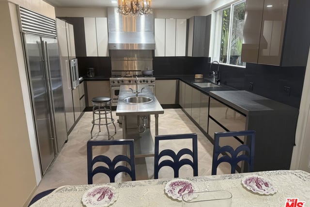 10375 Wilshire Boulevard 1B, Los Angeles, CA 90024 — photo 9 of 10