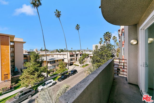 620 S Gramercy Place 320, Los Angeles, CA 90005 — photo 20 of 35