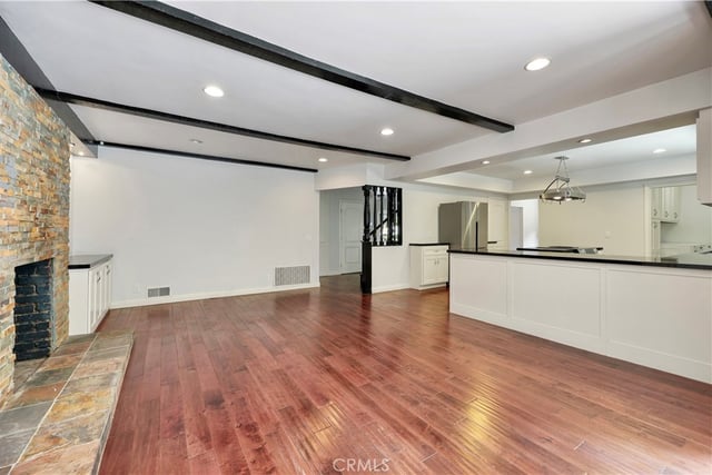 22921 Cass Avenue, Woodland Hills, CA 91364 — photo 13 of 63