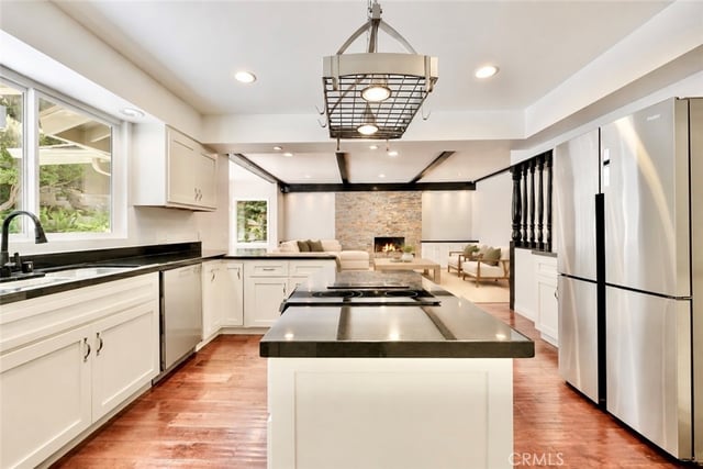 22921 Cass Avenue, Woodland Hills, CA 91364 — photo 5 of 63