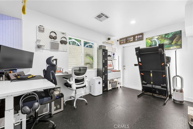 16557 Vine Terrace, Van Nuys, CA 91406 — photo 4 of 52