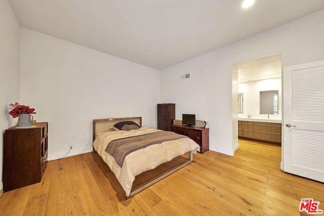 835 S Lucerne Boulevard 205, Los Angeles, CA 90005 — photo 10 of 27