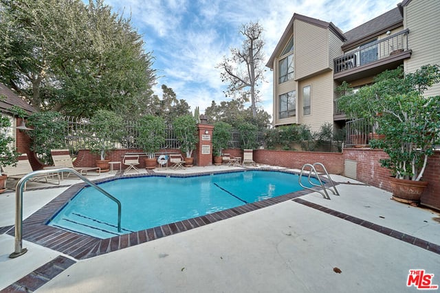 835 S Lucerne Boulevard 205, Los Angeles, CA 90005 — photo 23 of 27