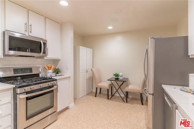 1940 N Highland Avenue 42, Los Angeles, CA 90068 — photo 2 of 40