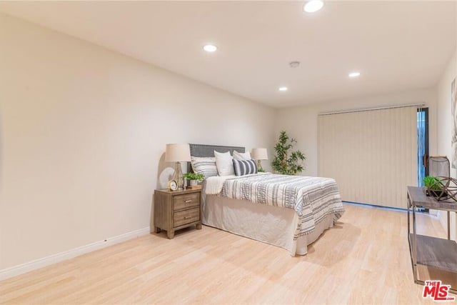 1940 N Highland Avenue 42, Los Angeles, CA 90068 — photo 23 of 40