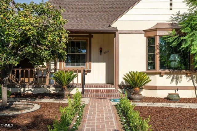 1226 Carmen Drive, Glendale, CA 91207 — photo 7 of 57
