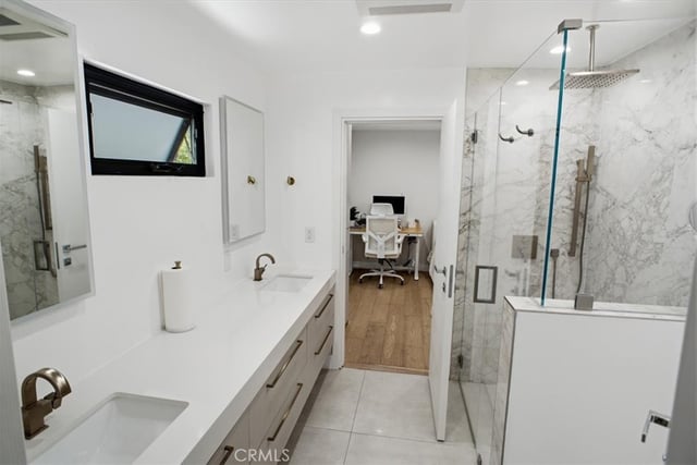 4342 Noble Avenue, Sherman Oaks, CA 91403 — photo 11 of 24