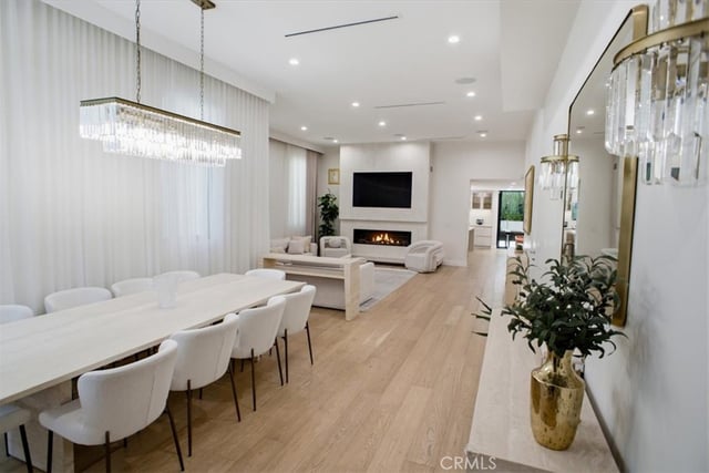 4342 Noble Avenue, Sherman Oaks, CA 91403 — photo 5 of 24