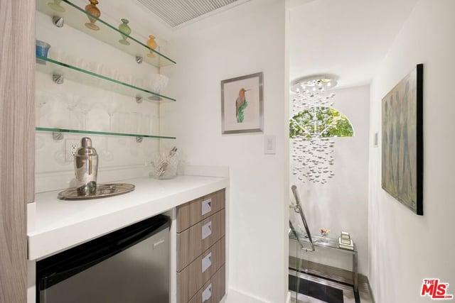 9305 Burton Way A, Beverly Hills, CA 90210 — photo 13 of 22